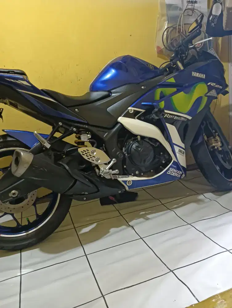 Yamaha R25 tahun 2015