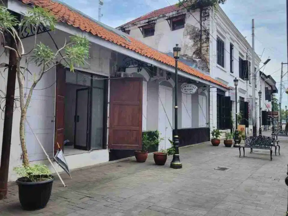 DISEWAKAN BANGUNAN VINTAGE DI KOTA LAMA SEMARANG
