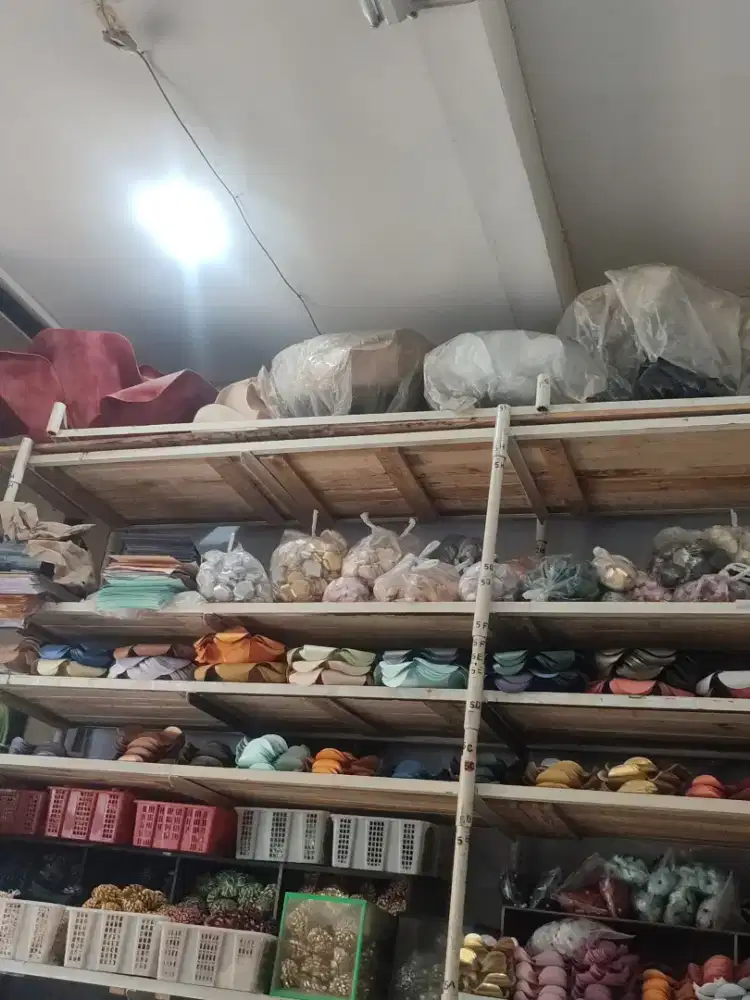 Di cari driver kirim bunga di daerah Surabaya barat ,