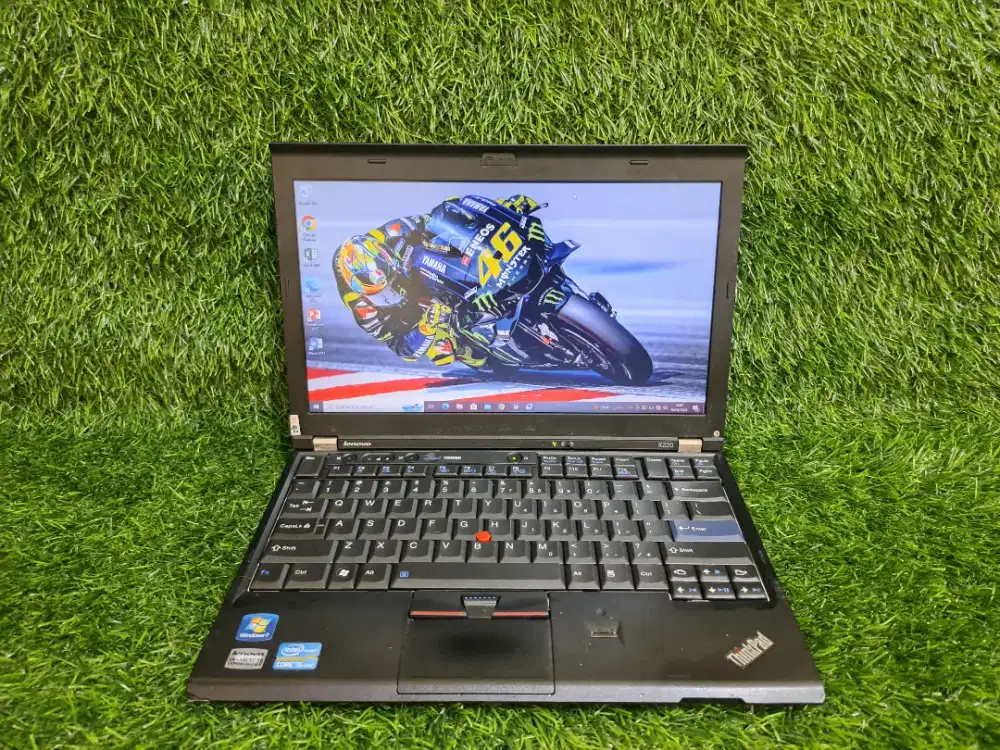 Lenovo Thinkpad X220 core i5  normal semua siap pakai lancar jaya