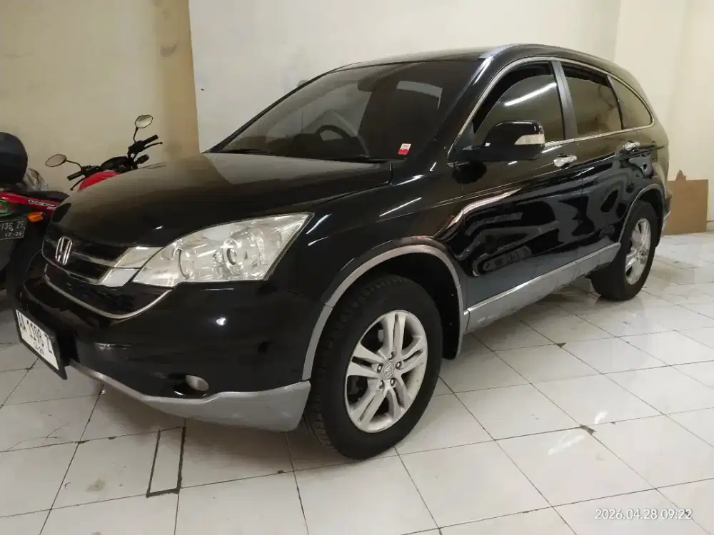 CR-V 2.4 a/t  2010 hitam .