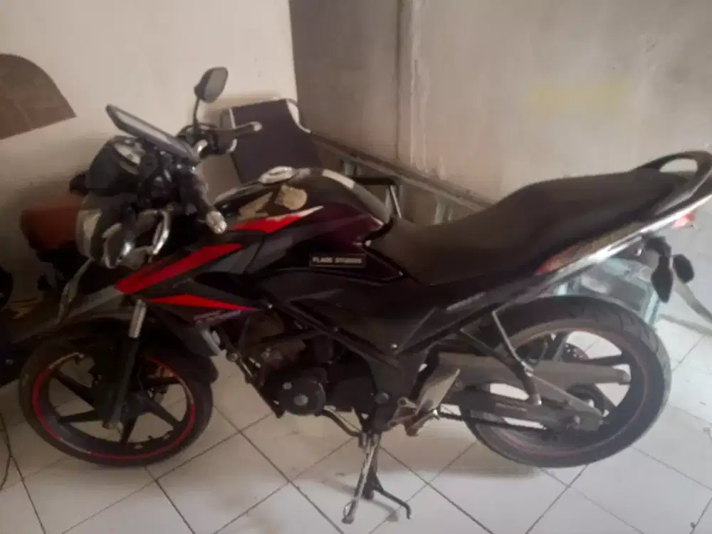 Honda CB 150R 2013