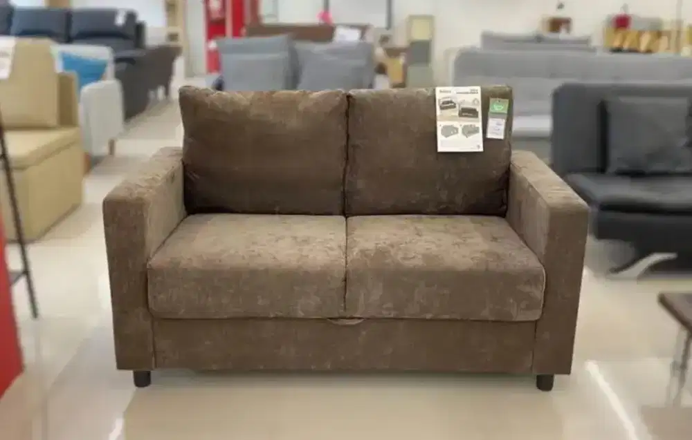Sofa 2 seater dengan penyimpanan