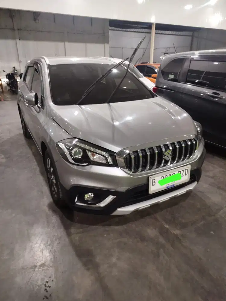 Suzuki SX4 S Cross AT [ Pajak Super Panjang]