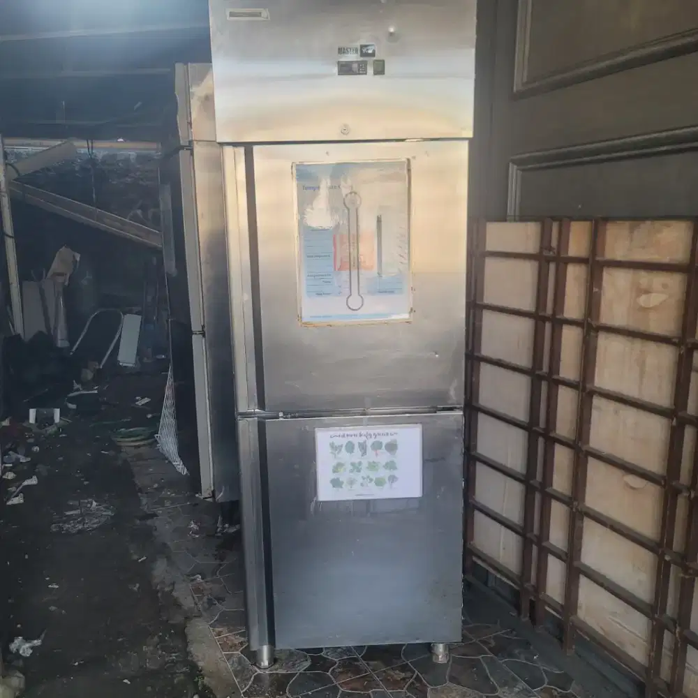Jual upright chiller 2pintu ex resto