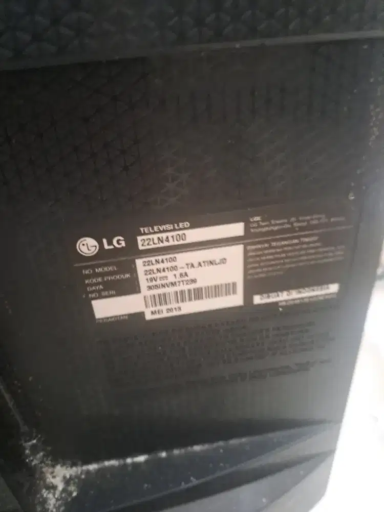Dijual cepat TV LED LG 22INCH Free remote TV asli