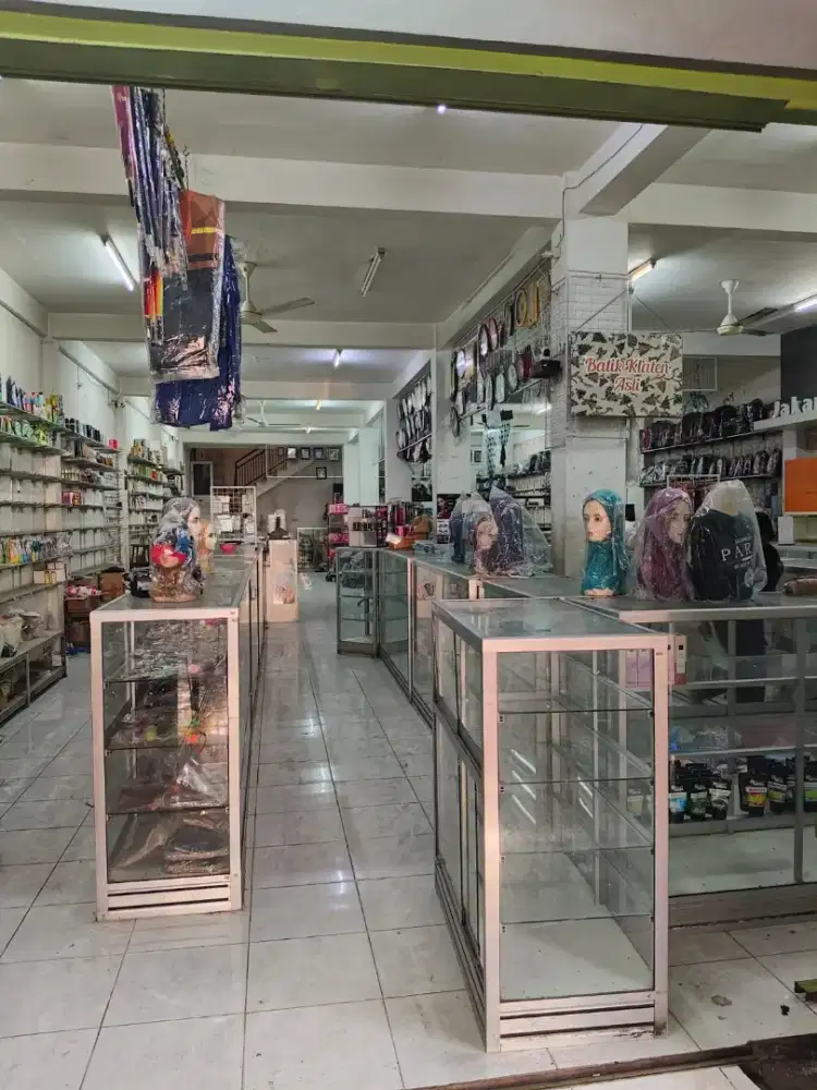 Ruko 2 lt Bangunan bagus