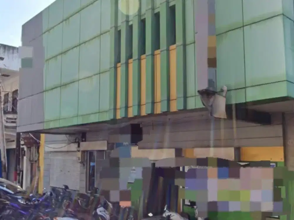 Di sewakan Ruko Gandeng 3 lokasi Jalan Raya Utama 3 Lantai  Siap Huni di Manado Sulawesi Utara