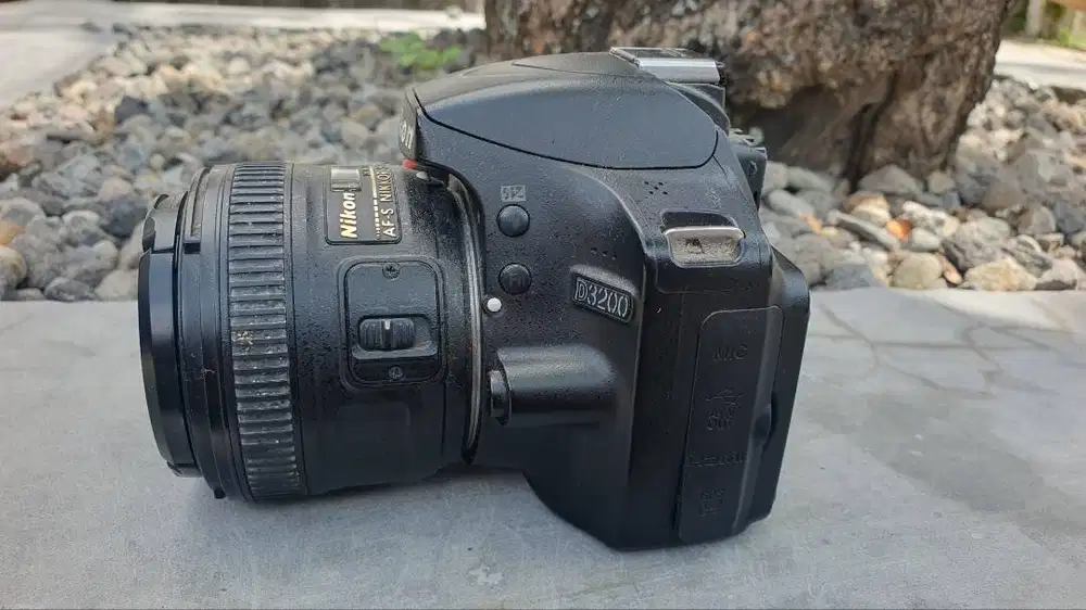 Kamera Nikon D3200 + Lensa Nikkor Fix 50mm f1.8