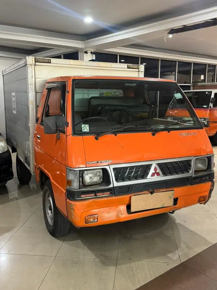 L300 box 2011 dijual cepat