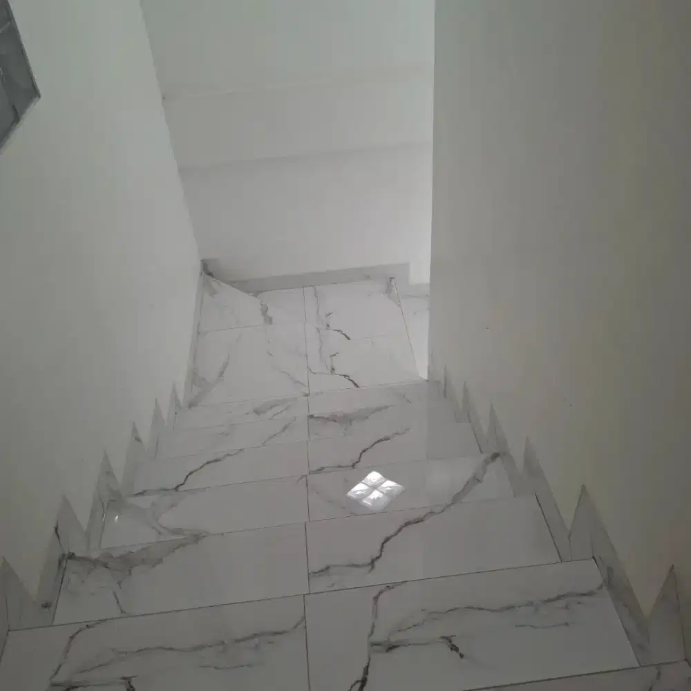 Di butuhkan art, pp/ bisa tinggal di kontrakin