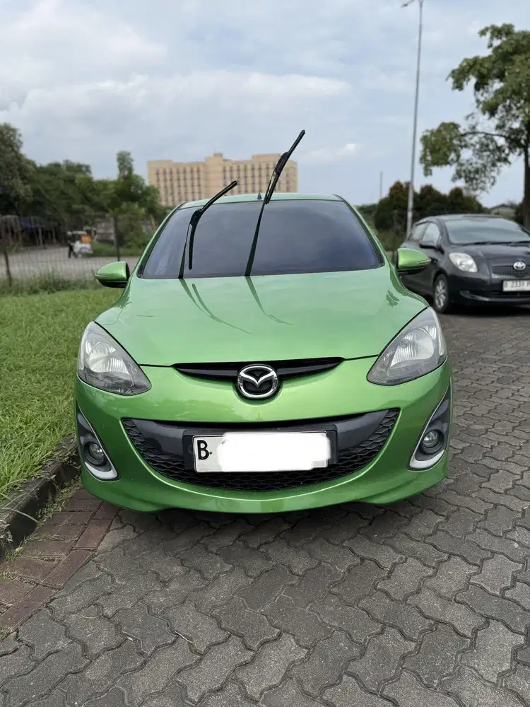Mazda 2 R 2012 AT Matic HB Hijau Langka Kondisi Prima