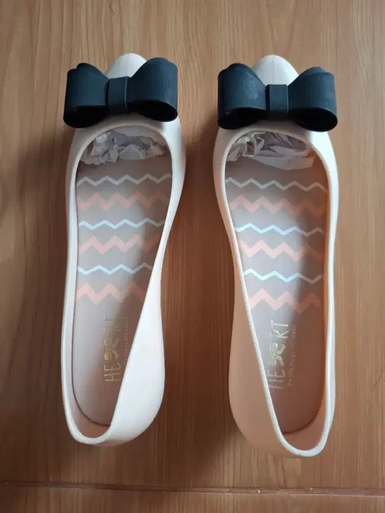 Wegdes the little things she needs