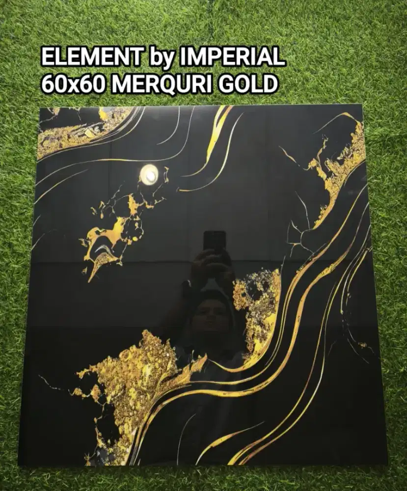 Cowok Jaga toko dan antar barang