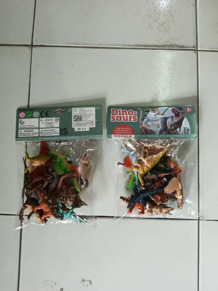 Mainan anak Dinosaur mini isi 12