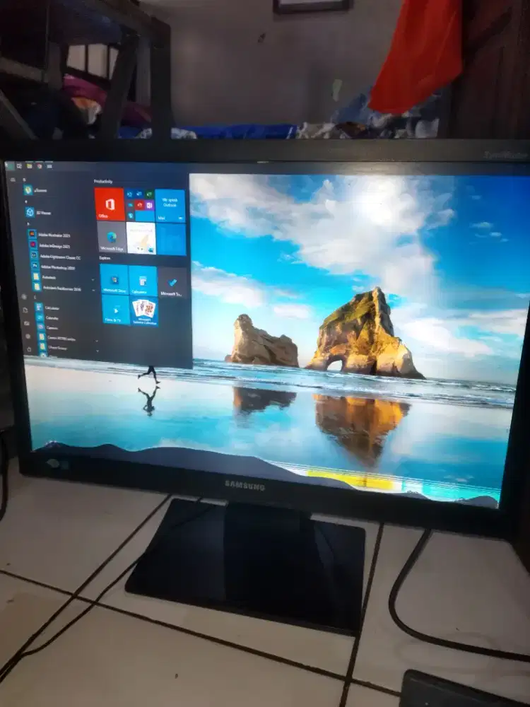 Monitor LED Samsung S22E450 minus