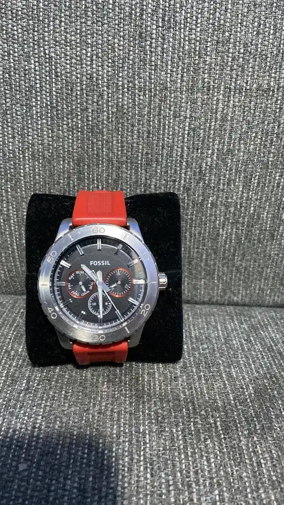 Fossil Rubber Red