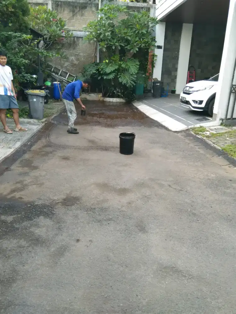 Aspal hotmix parkiran kantor