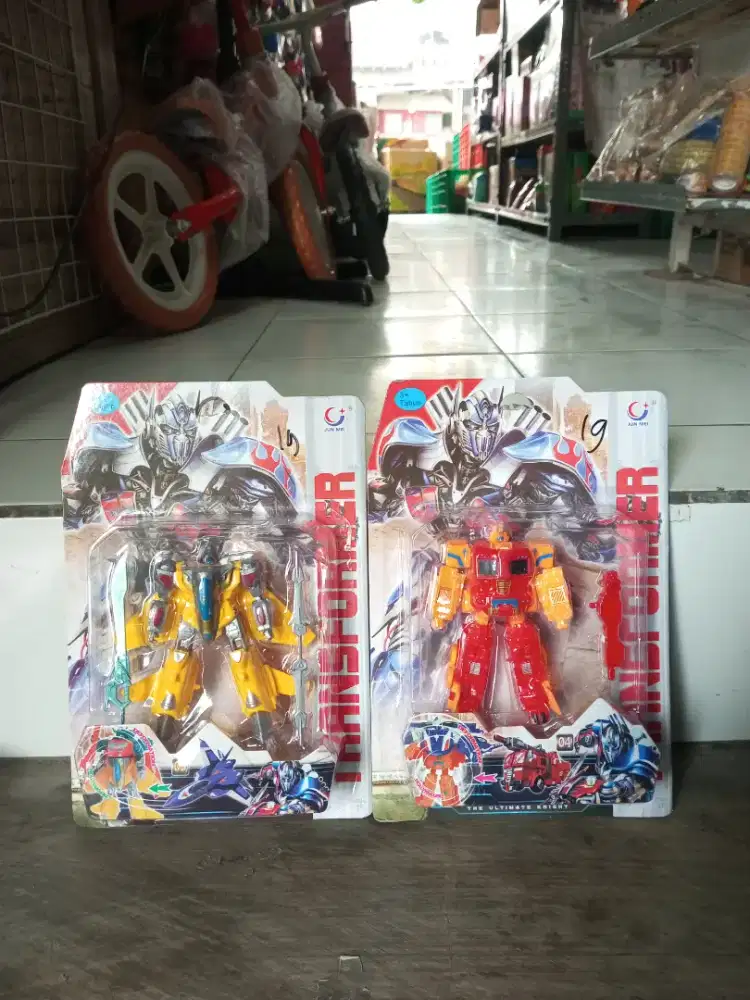 Mainan anak robot Transformer