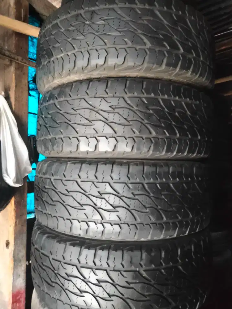 Ban R18/265/60 Brigestoen A/T