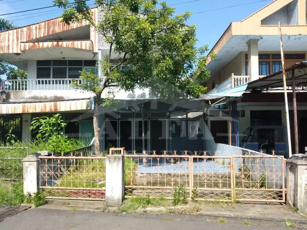 Dijual Rumah 2 Lantai Semi Furnish Hadap Timur Harga Murah