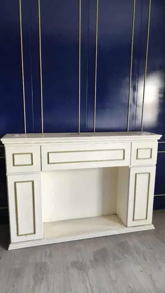 Lemari model perapian