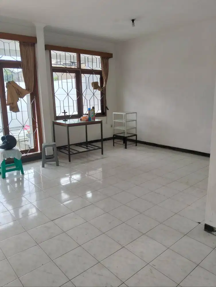 Dadali Andir Bandung Rumah Strategis Dekat Pusat Kota Terawat Nyaman