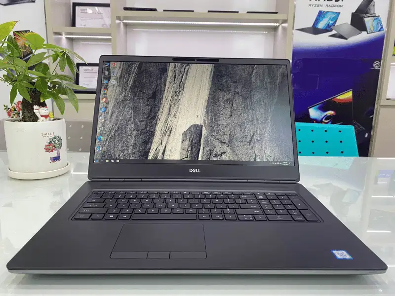 Dell Precision 7750 dengan NVIDIA Quadro RTX 3000 (6GB GDDR6)