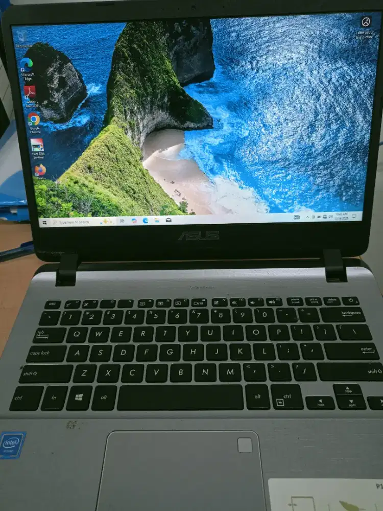 Asus  P1401M  celeron n4000