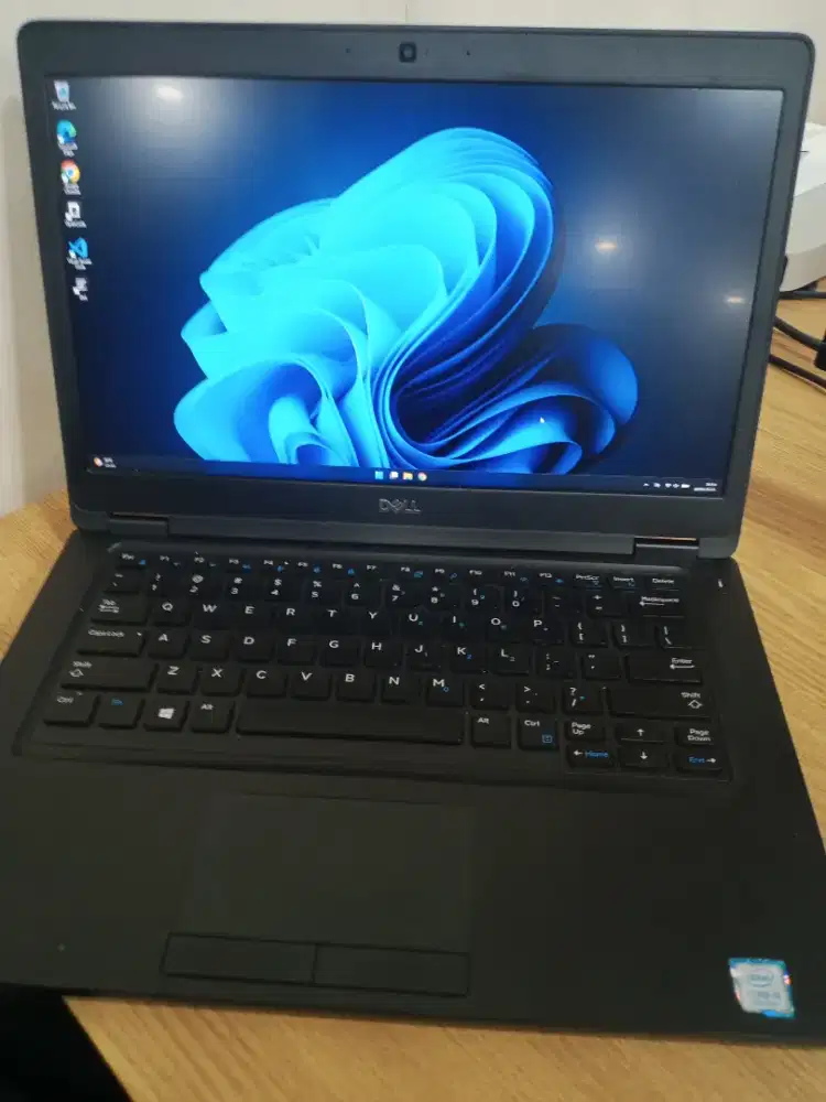 Dell 5490 i5 gen 8 16/256