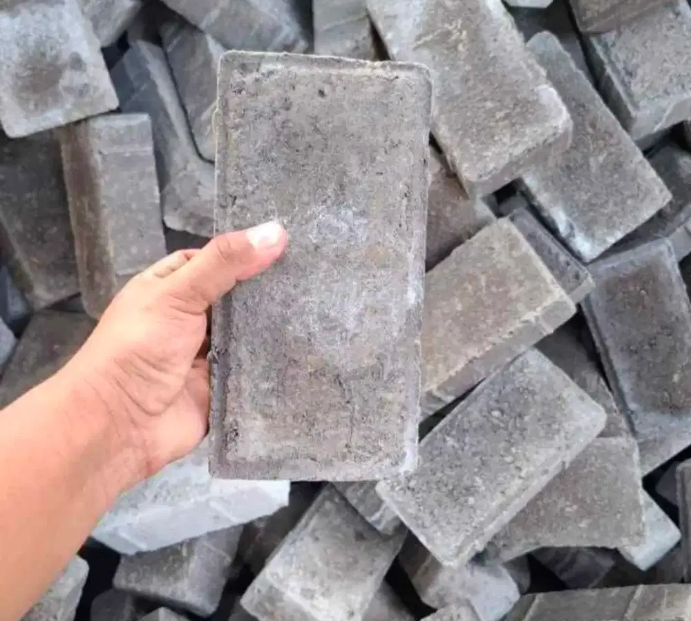 Pemasangan dan perbaikan paving