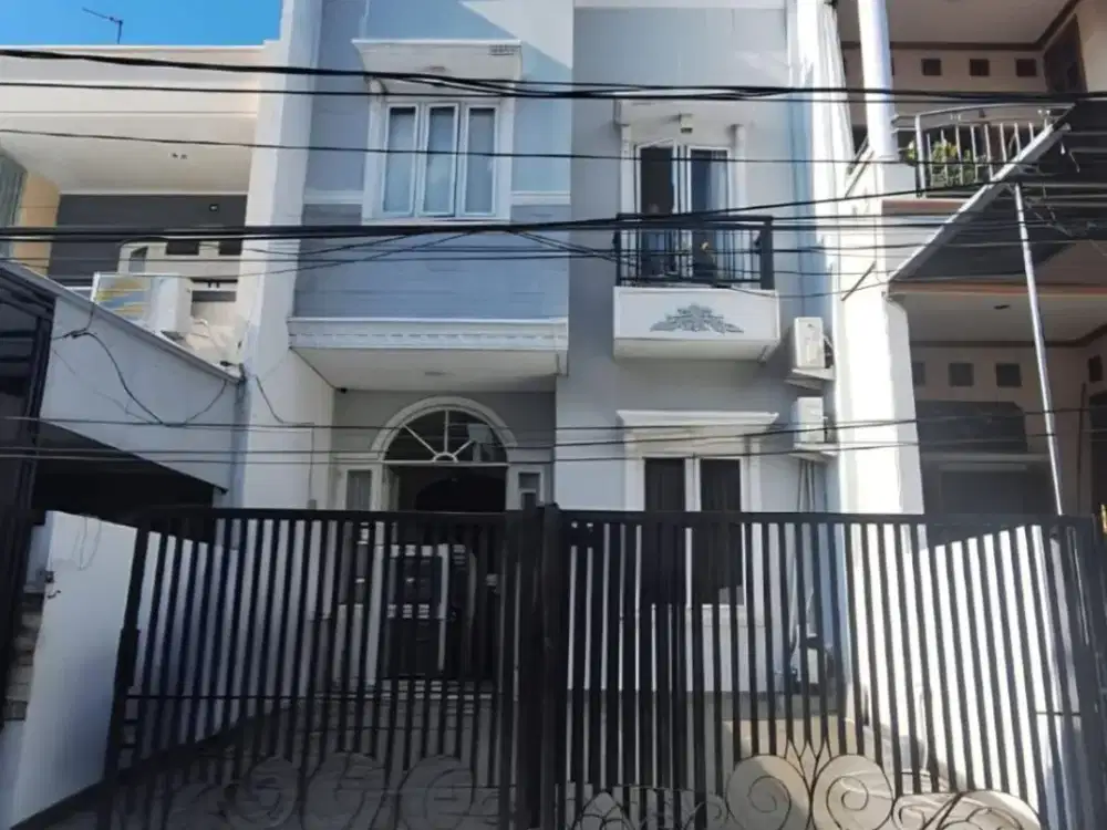Jual Rumah Bagus 3 Lantai di Kelapa Gading