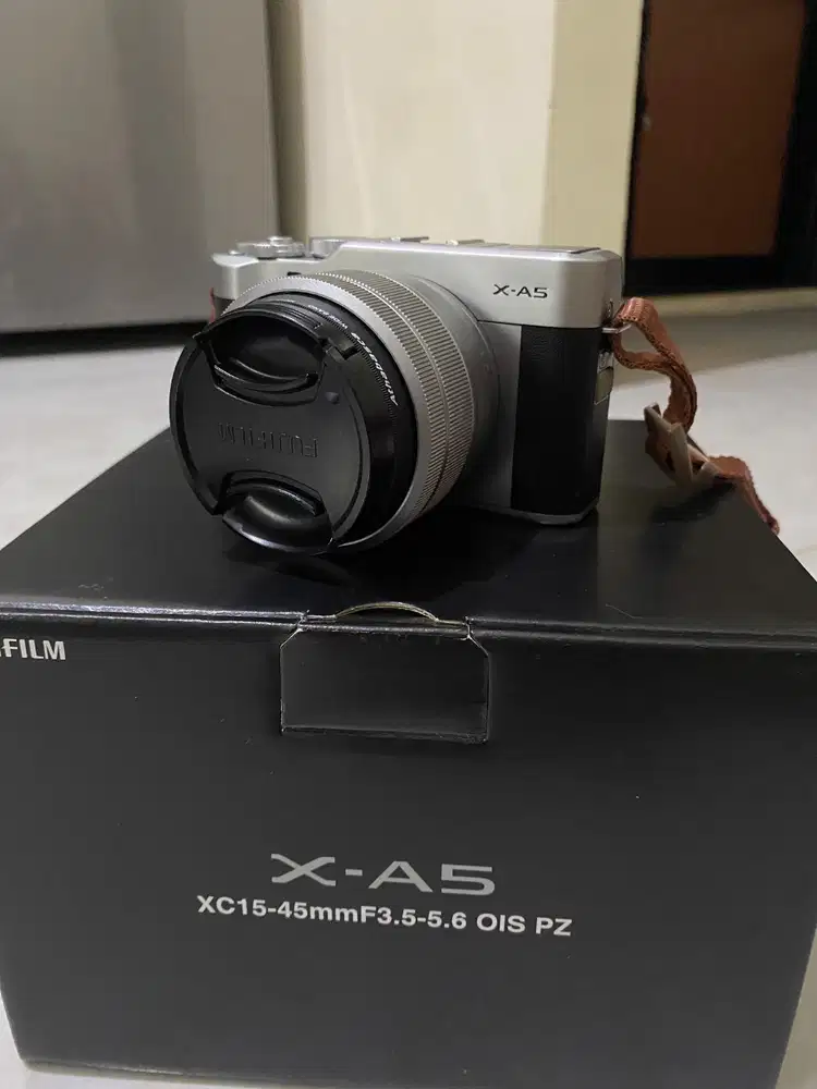 Fujifilm X-A5 Mulus Fullset + SD Card 16GB Siap Pakai
