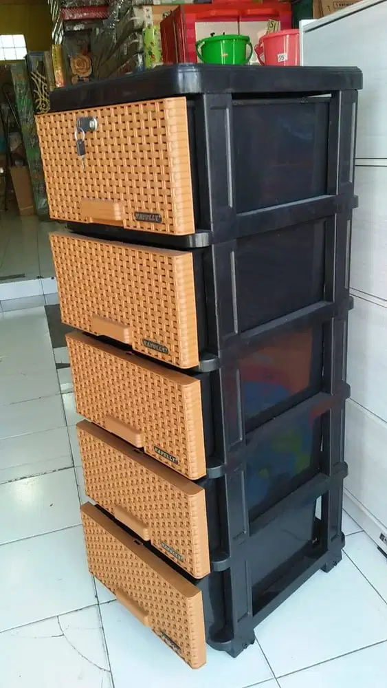 lemari napolly contac 5