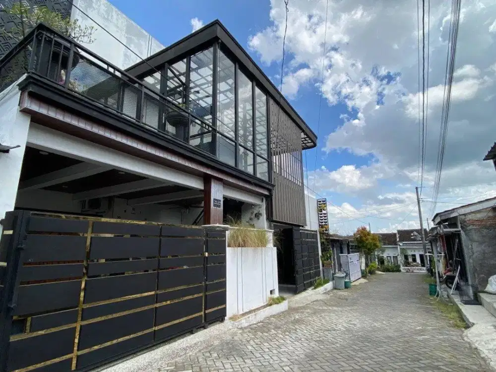 Rumah Villa dan Kantor furnished dengan Rooftop di Pajangan Bantul