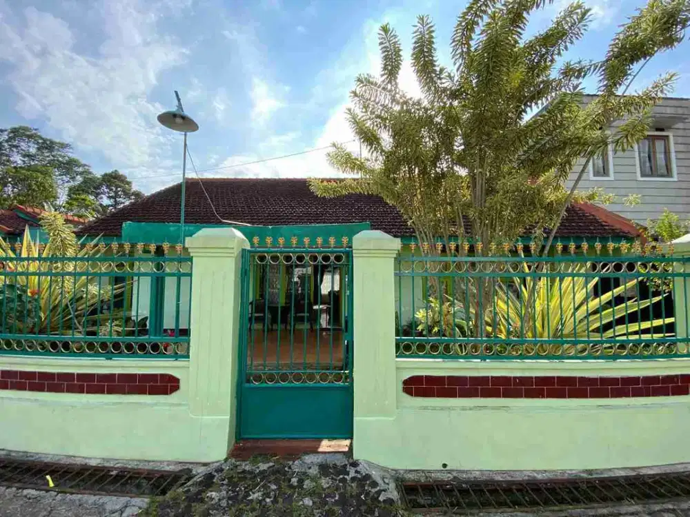 Rumah dengan suasana asri kota sukabumi
