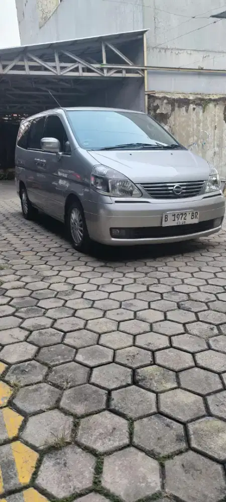 Dp 5 jt Nissan Serena hws matic th 2012