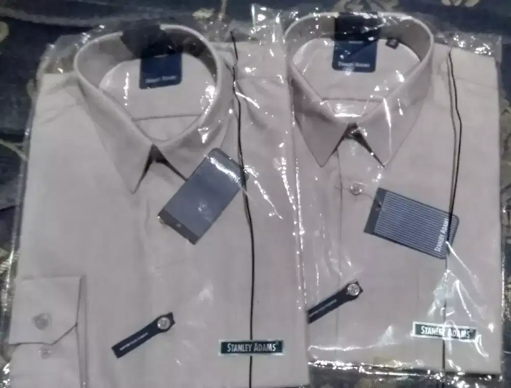 Kemeja formal lengan panjang