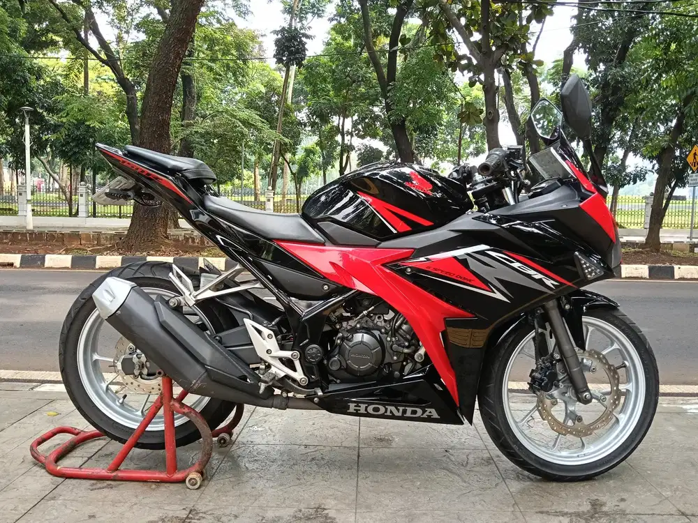 DP PROMO 200K NEW HONDA CBR 150R THN 2019 PJK IDUP SIAP PAKAI