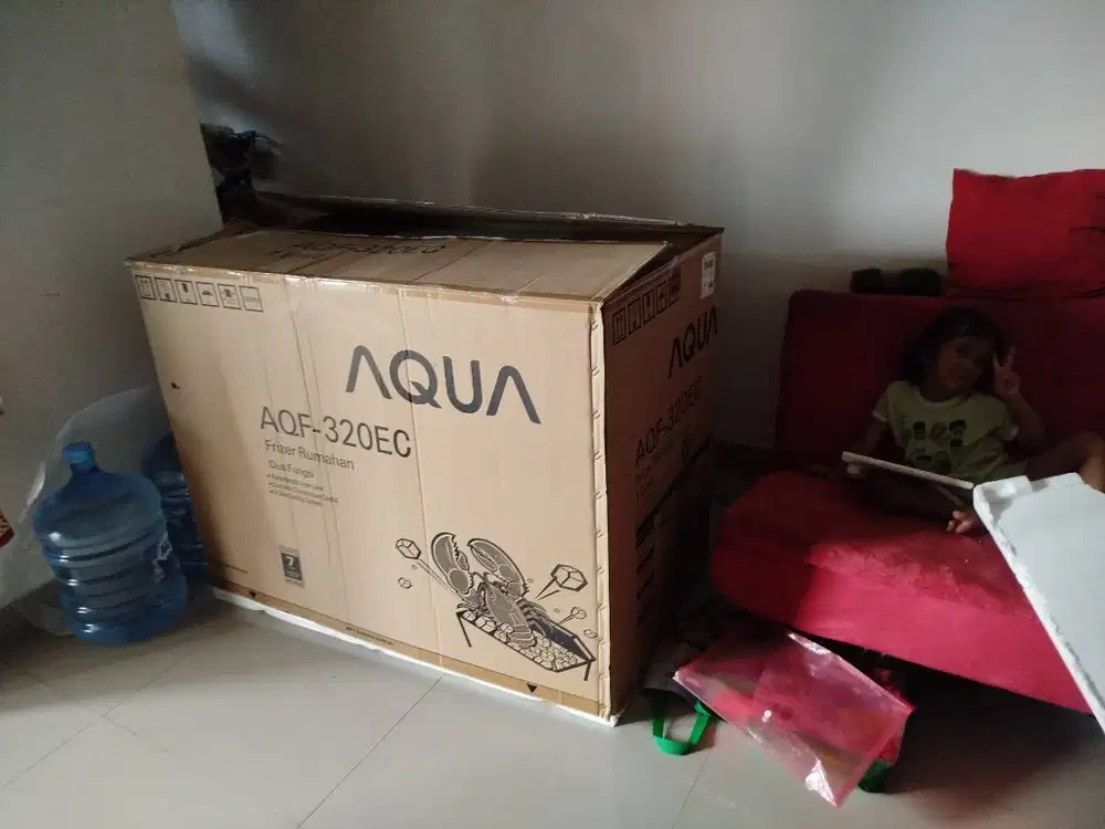 Bissmillah jual freezer baru AQUA AQF-320EC