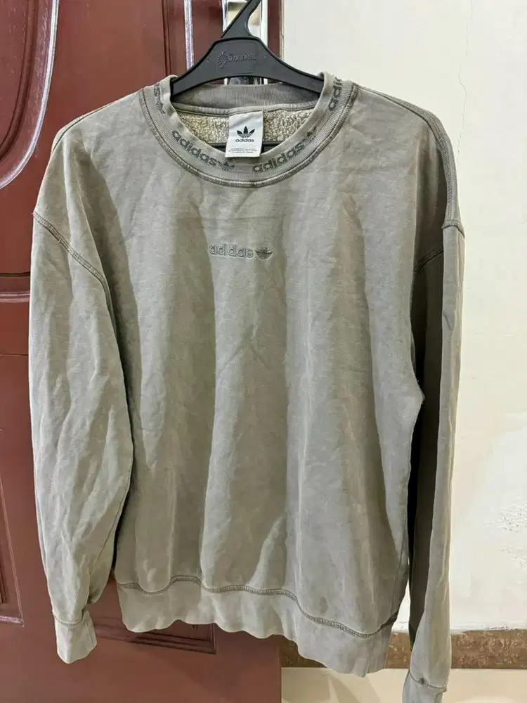 Sweater Lengan Panjang Adidas Grey