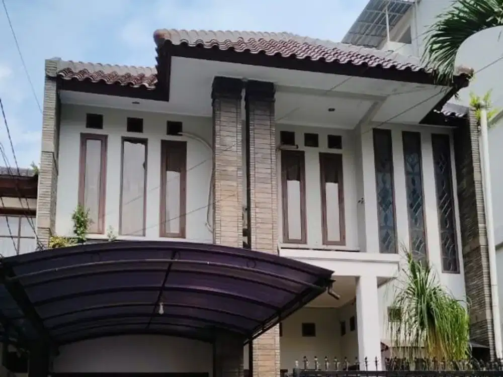 Rumah 2 Lantai di Sayap Setrasari Bandung Utara. Dekat Tol Pasteur dan Universitas Maranatha