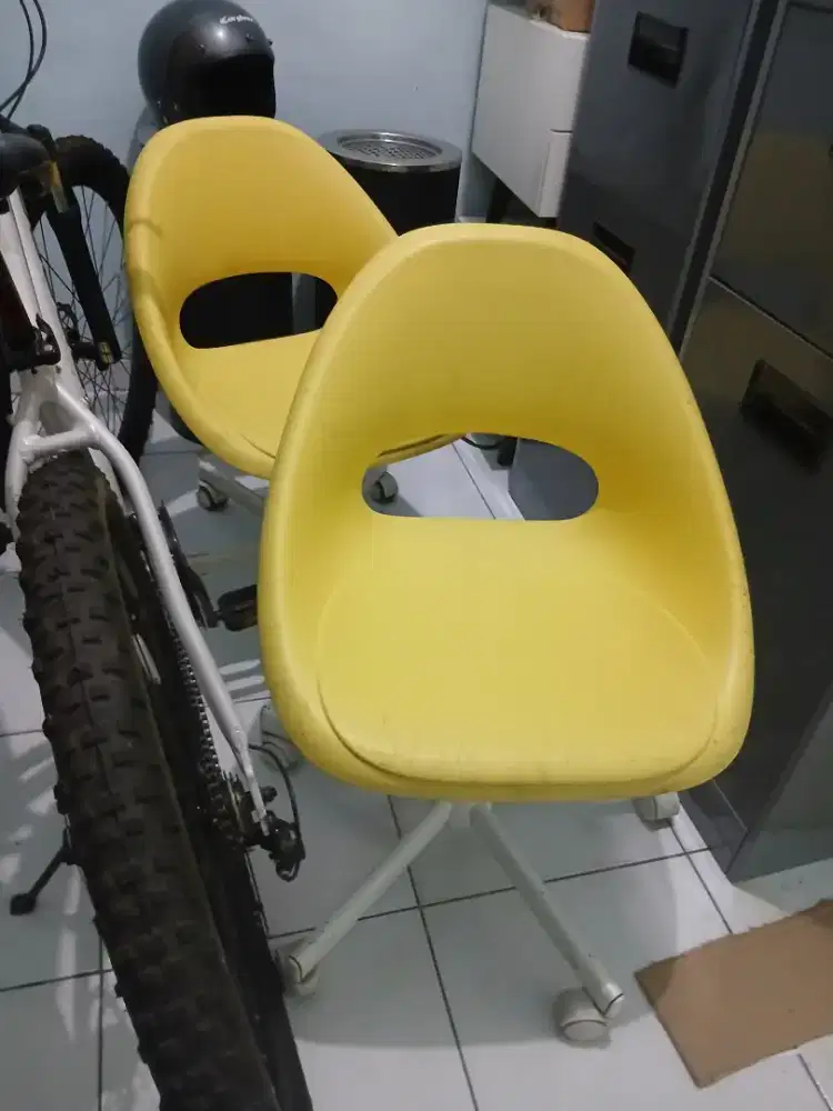 Kursi putar hidrolik ikea