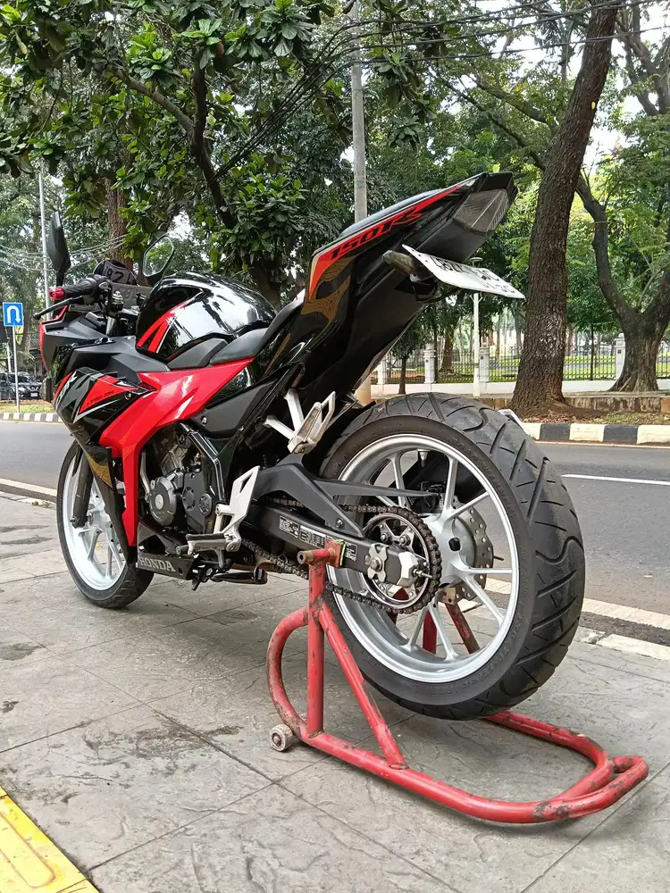 DP PROMO 200K NEW HONDA CBR 150R THN 2019 PJK IDUP SIAP PAKAI