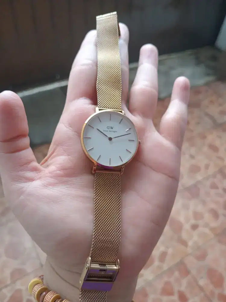 Jam tangan dw second