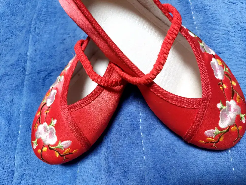 Sepatu Imlek  cantik