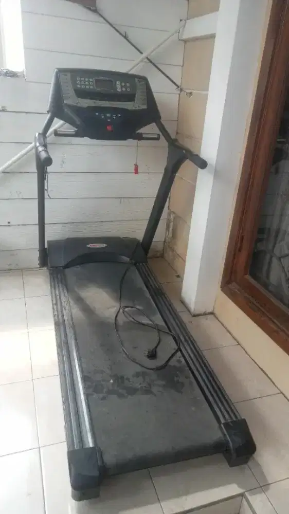 Service Kursi Pijat Sepeda Statis Treadmill dan Mesin Cuci Laundry