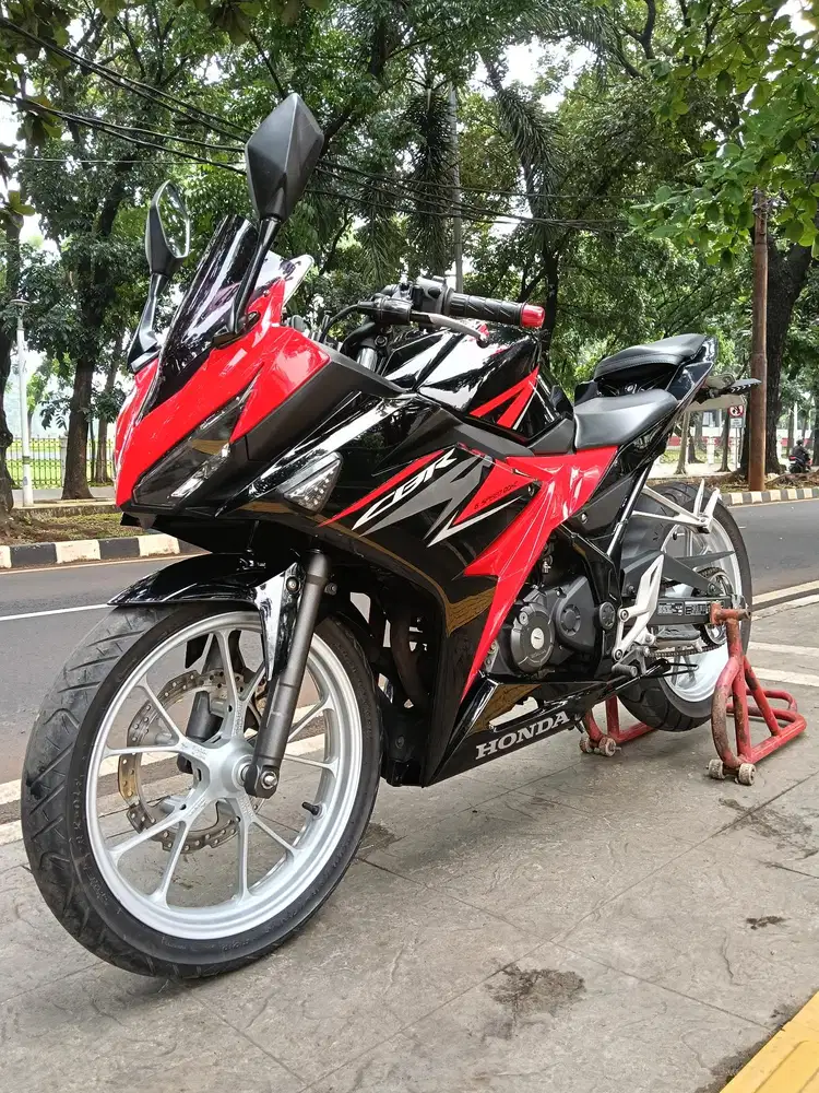 DP PROMO 200K NEW HONDA CBR 150R THN 2019 PJK IDUP SIAP PAKAI
