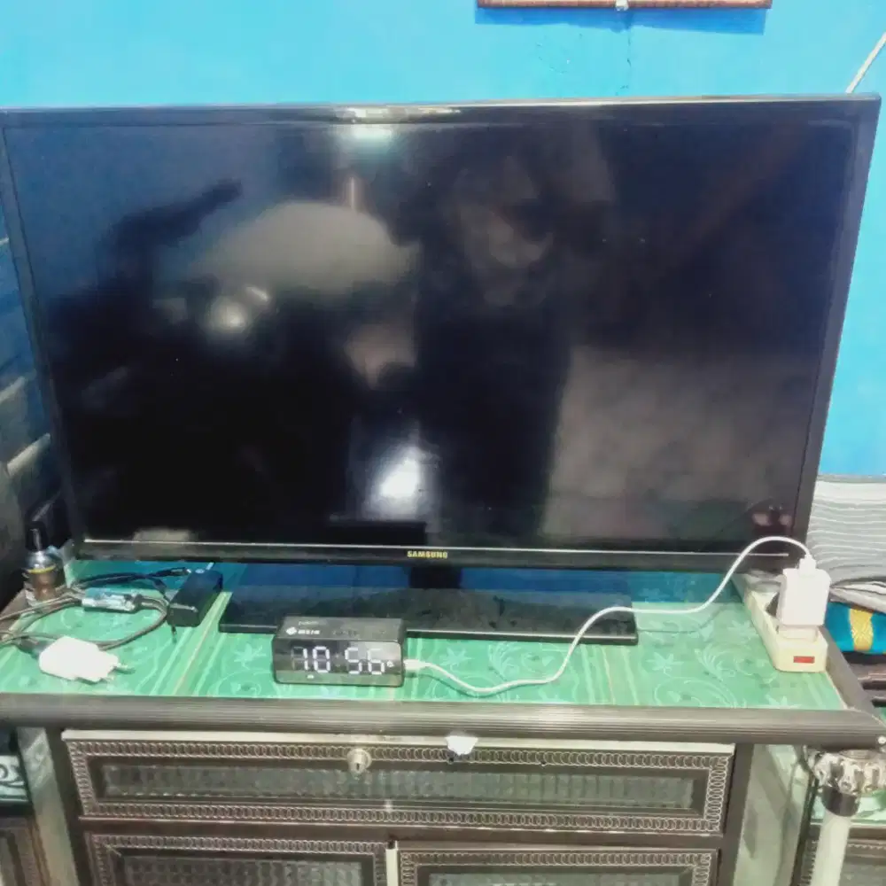 TV LED merk Samsung di jual