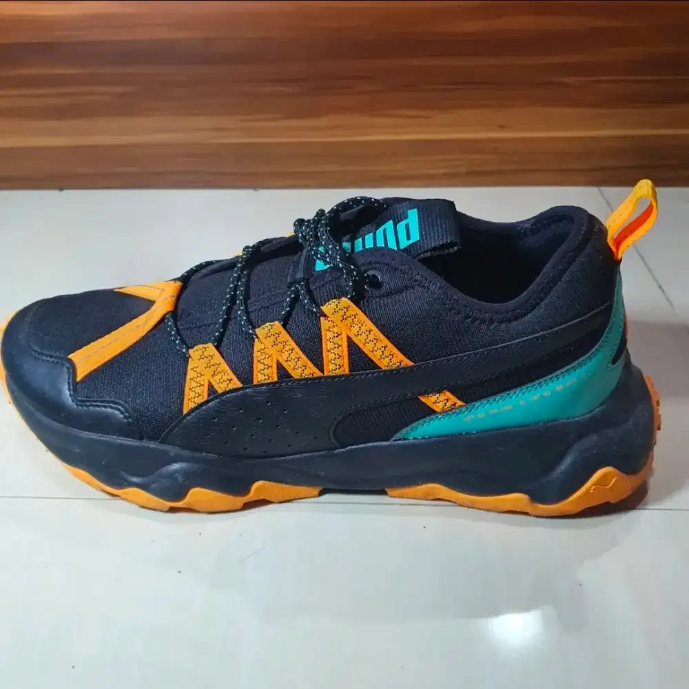 Sepatu Sneakers Puma Ember TRL Men's - Black Yellow